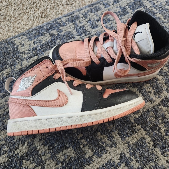 COPY - Little Girl shoes-Like New! - Picture 2 of 16